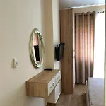 Skampini Qerret Apartmán *