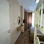 Skampini Qerret Golem (Tirana)
