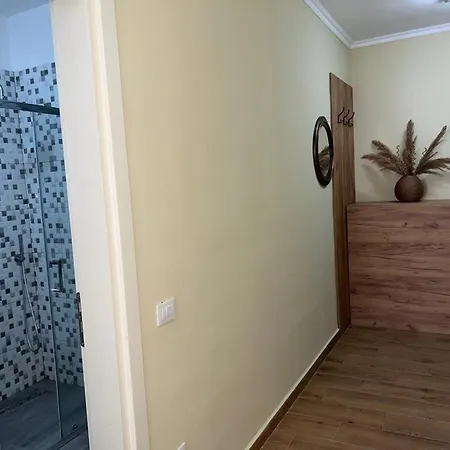 Skampini Qerret Apartmán *